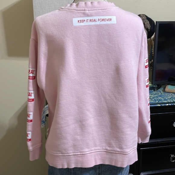 Stay Real Logo Sweatshirt - Picture 6 of 10